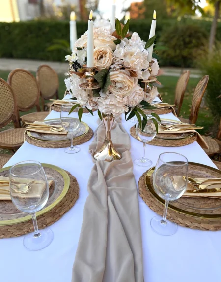 kombinacija svecnjaka i cvecnjaka